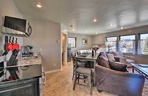 Buena Vista Apartamento | ¡NUEVO! Cosy Mountain Studio By Main St.+ Hot Springs!