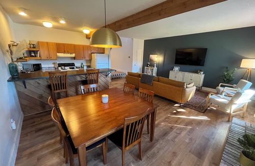 Plymouth Casa | Cozy Mountain Townhouse