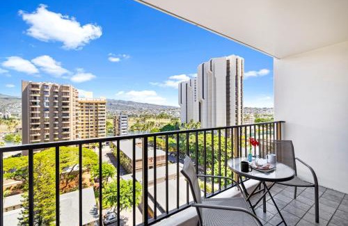Waikiki Apartamento | Cozy Mountain View Haven with Free Parking!