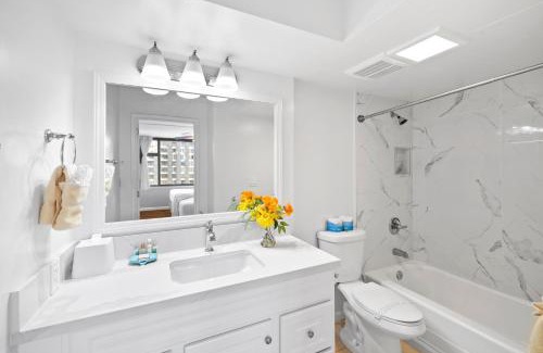 Waikiki Apartamento | Cozy Mountain View Haven with Free Parking!