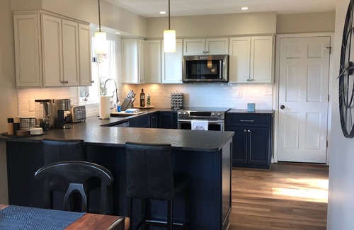 Royal Pines Casa | Cozy Mtn Home, Near Biltmore; 5 Star Views. Fab Provisions/Decor