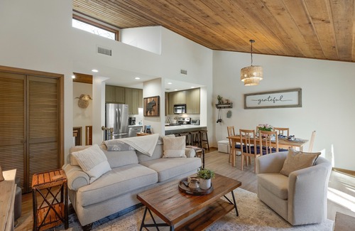 Sapphire Villa | Cozy Mtn Retreat minutes from Sapphire Valley Resort. Renovated. Pet Friendly!