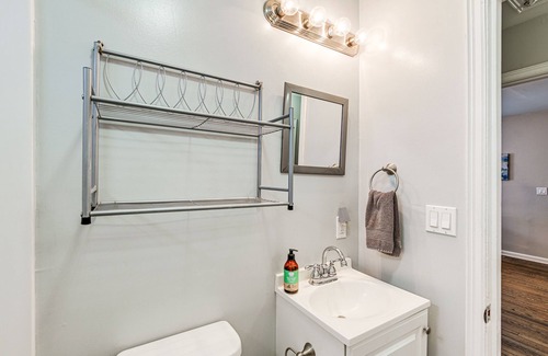 Whitebridge Casa | Cozy Nashville Retreat w/ Deck ~ 6 Mi to Downtown