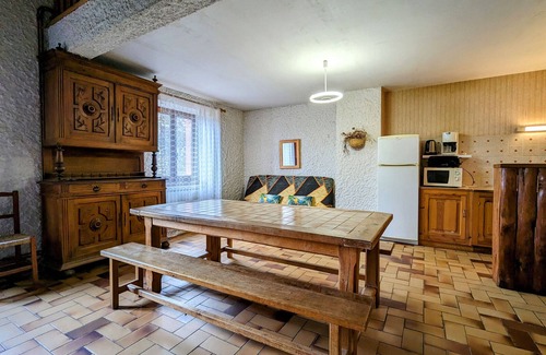Saint-Didier-sur-Doulon Cabaña | Cozy Nature Retreat Near La Chaise-Dieu with Spacious Garden & Child-Friendly Amenities