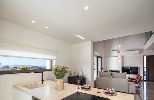 Akrotiri Villa | Cozy nature villa with sunset views near beaches
