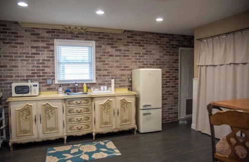 New Braunfels Casa | Cozy NB Pad - Minutes From All The Fun!