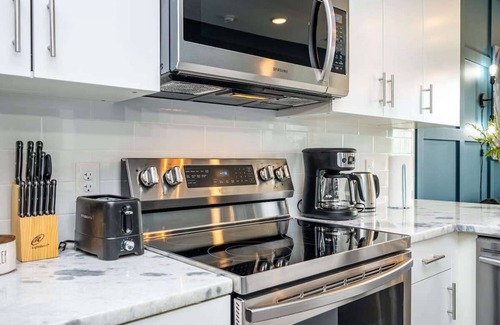 Old Fourth Ward Condominio | Downtown! New-Built! Roof-top balcony! City View!
