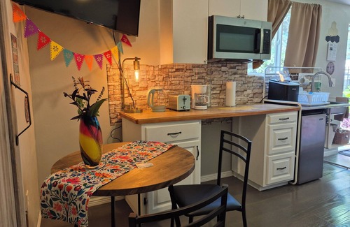 Saint Cloud Cabaña | Cozy new cottage in fantastic St. Cloud with WiFi, AC
