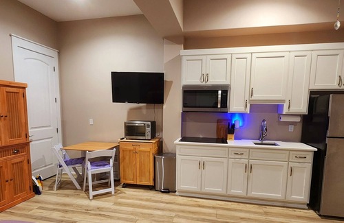 Mexico Beach Apartamento | Cozy New Studio Suite on beach block - 7th lot, 1 minute walk to the beach!