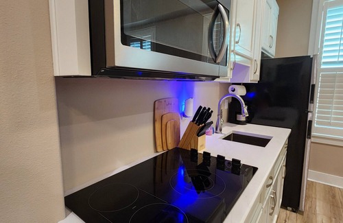 Mexico Beach Apartamento | Cozy New Studio Suite on beach block - 7th lot, 1 minute walk to the beach!