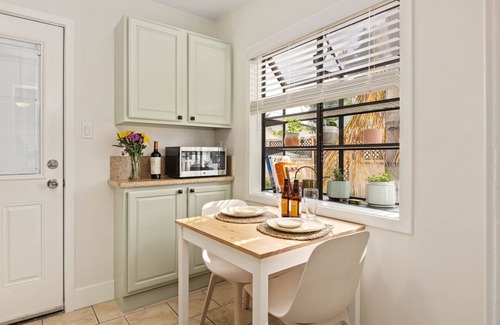 Normal Heights Cabaña | Cozy, Newly Remodeled Cottage in Normal Heights