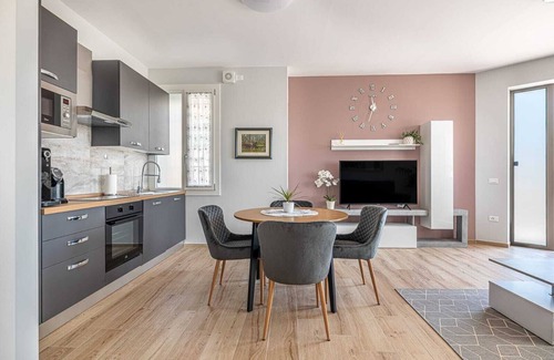 Pozzoleone Apartamento | Cozy, newly renovated apartment in the heart of Pozzoleone