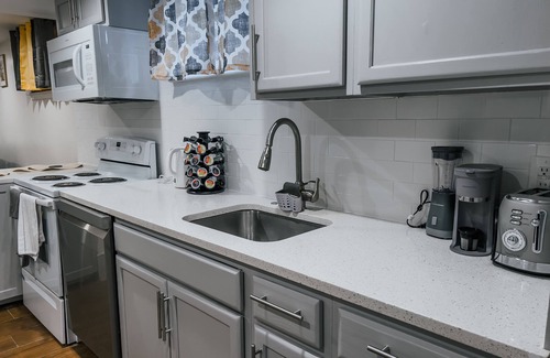 Irvington Apartamento | Cozy Newly Renovated Apartment