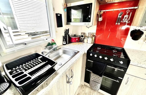 Newquay Cabina | Cozy Newquay Lodge With Private Hot Tub,