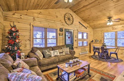 Duck Creek Village Casa | Cozy Noras Hideaway - Charming, Quiet Log Cabin