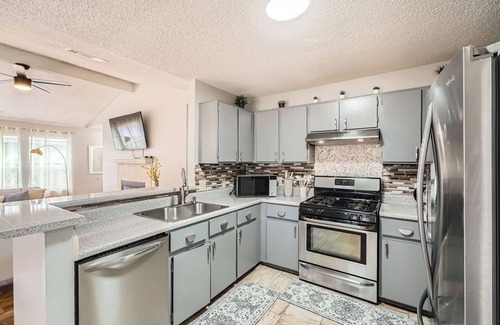 Wells Branch Casa | New, Cozy, and Remodeled Austin Home w/Deck