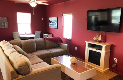 Crescent City Casa | Cozy North Coast Nest. Convenient location and dog friendly!
