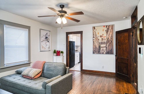 North Kansas City Casa | Cozy North KC Bungalow | Ideal Location + Updated