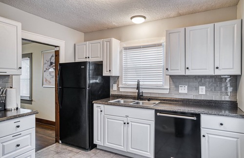 North Kansas City Casa | Cozy North KC Bungalow | Ideal Location + Updated