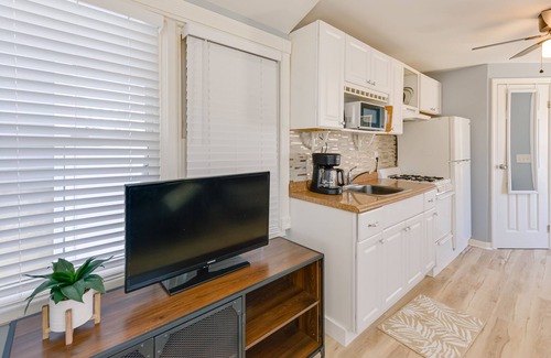 North Wildwood Cabaña | Cozy North Wildwood Cottage - 9 Mi to Cape May!