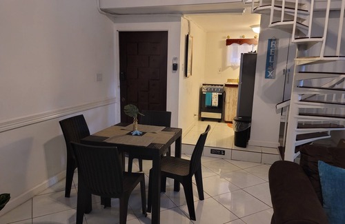 West End Apartamento | Cozy Ocean View Studio with Loft & Patio