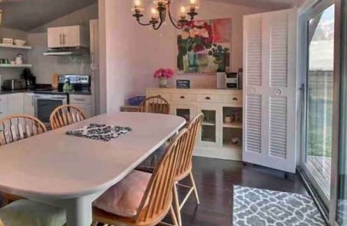 Beaubassin East Cabaña | Cozy Oceanfront Cottage