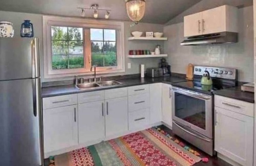 Beaubassin East Cabaña | Cozy Oceanfront Cottage