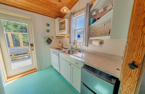 Ocracoke Cabaña | Cozy Ocracoke Island Cottage - Small Camp, Big Fish