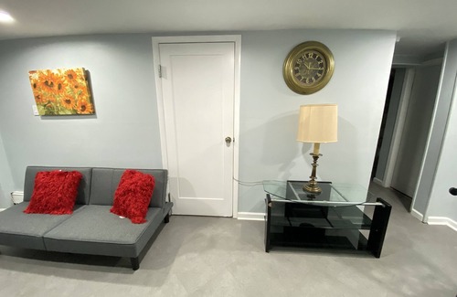 North Bergen Apartamento | Cozy One Bedroom apt Close2all fun, 20minutes 2 NY, 7mins. Via NY WaterwayFerry.
