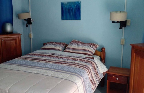 Alta Vista Cama Y Desayuno | Cozy one bedroom, air conditioned, WiFi and pool.