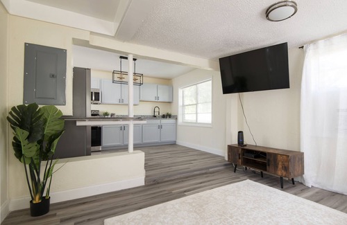 Ballast Point Apartamento | Cozy One Bedroom Apartment!