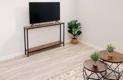 Cochrane Casa | Cozy One Bedroom Basement Suite