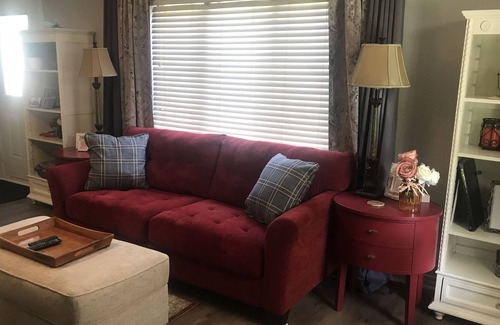 Bullard Casa | Cozy one bedroom in cute cottage house 12 minutes to Tyler Tx