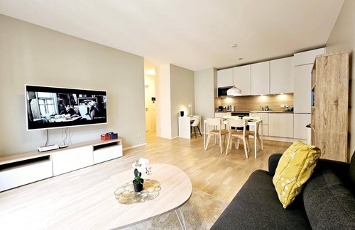 Gasperich Apartamento | Cozy one bedroom with convenient parking