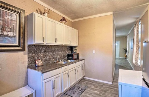 Broadmoor Casa | Cozy one Bedroom Summ
