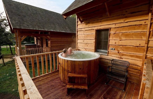 Uden Casa | Cozy overnight stay at 't Heydeveld with a Private Outdoor Bubble Bath.
