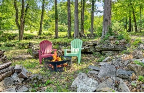 Golden Cabina | Cozy peaceful cabin with games, massage chair and fire pit! Bring your kayaks!!