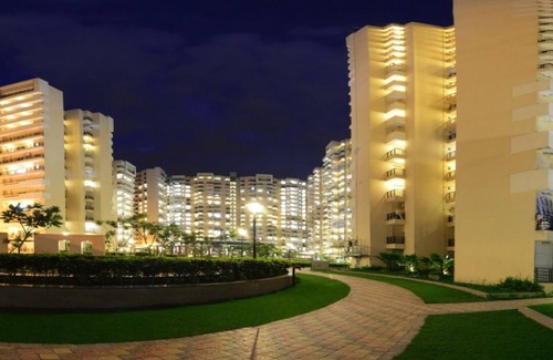 Noida Apartamento | Estancia acogedora, tranquila y lujosa