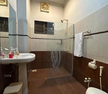 Faisalabad Casa | Cozy & Peaceful Rooms Near Lyallpur Galleria