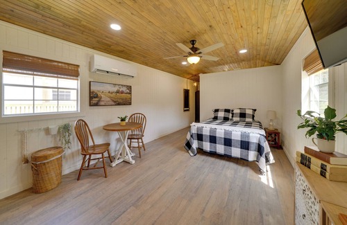Bandera Apartamento | Cozy & Pet-Friendly Bandera Getaway w/ Fire Pit!