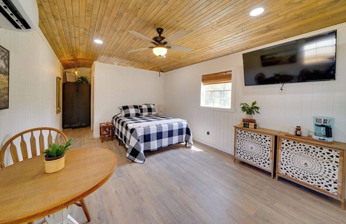 Bandera Apartamento | Cozy & Pet-Friendly Bandera Getaway w/ Fire Pit!