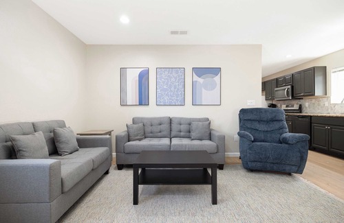 City Heights Casa | Cozy Pet Friendly Escape with Outdoor Dining