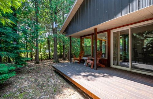 South Bruce Peninsula Casa | Cozy Pet Friendly Getaway W Fireplace