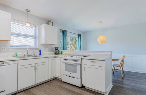 Westgate Casa | Cozy pet-friendly home close to Camp Lejeune and area beaches.