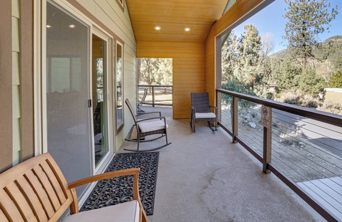 Pine Mountain Club Cabina | Cozy Pine Mountain Club Cabin w/ Large Deck