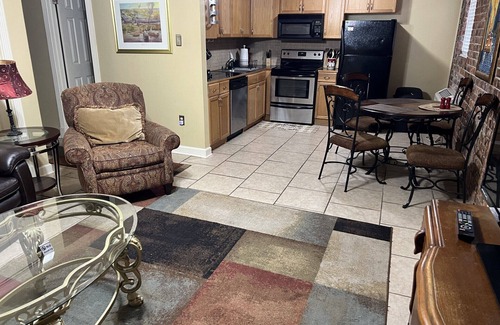Beauregard Town Historic District Apartamento | Cozy Place Downtown by the River Center minutes to LSU. Free Parking/Wifi