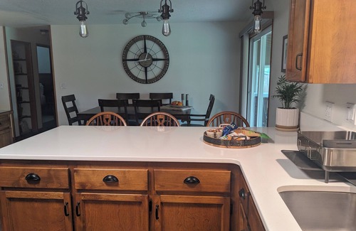 Dundee Casa | Cozy place for families, couples & friends. Hot tub awaits. Central to activity.