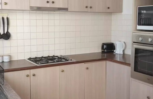 Nollamara Casa | Cozy place near City & Shops