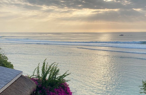 Pecatu Apartamento | Cozy place with Impossible beach view to escape the hectic city! Pet Friendly!