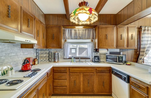 Locust Lake Village Cabaña | Cozy Pocono Lake Cottage w/ Fire Pit + Ping Pong!